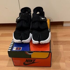 Nike Air Rift Black and White Sneakers